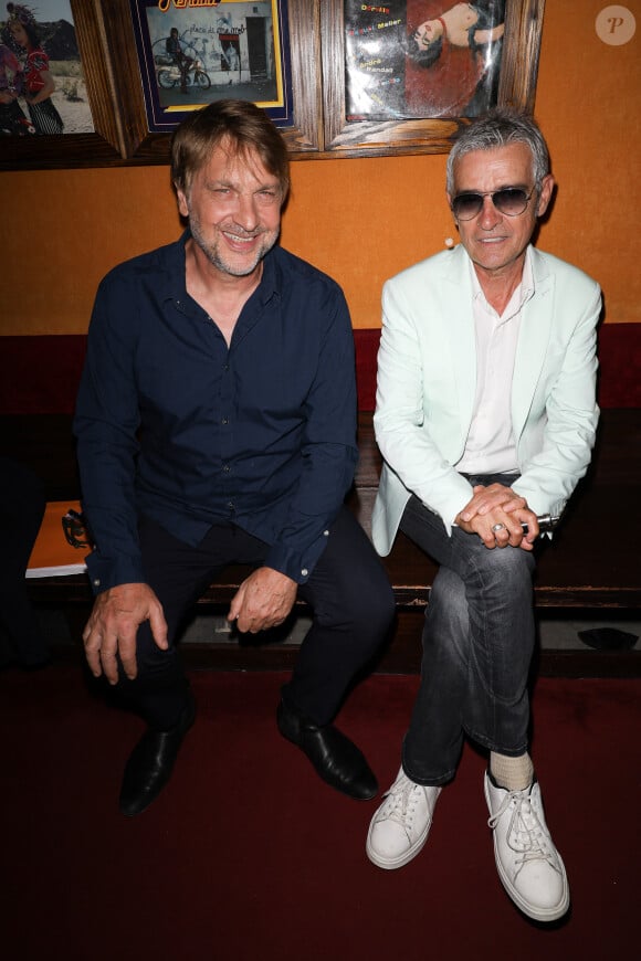 Exclusif - Didier Gustin et Fabrice Drouelle - Backstage du concert "En cœur pour l'Ukraine" au Casino de Paris le 18 juin 2023. © Coadic Guirec/Bestimage 