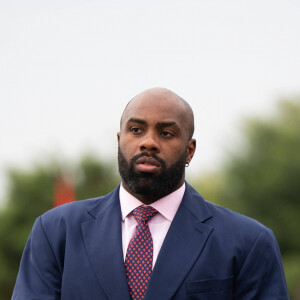 "J'aimerais comprendre pourquoi c'est plus cher pour nous. (...)  On est Français ou on n'est pas Français ?", a demandé Teddy Riner
 
Le judoka Teddy Riner - La délégation française et les personnalités accompagnant le président de la République Emmanuel Macron lors de sa visite d'Etat de trois jours au Maroc, le 28 octobre 2024. © Jeanne Accorsini / Pool / Bestimage