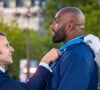 Les internautes critiquent son timing, lui qui a eu récemment l'occasion de voir Emmanuel Macron en personne
 
Emmanuel Macron, président de la République remet a Teddy Riner,le collier de commandeur de l ordre national du mérite , lors de la cérémonie de remise des décorations aux athlètes médailles aux Jeux Olympiques et Paralympiques de Paris2024. © Eric Tschaen/Pool/Bestimage