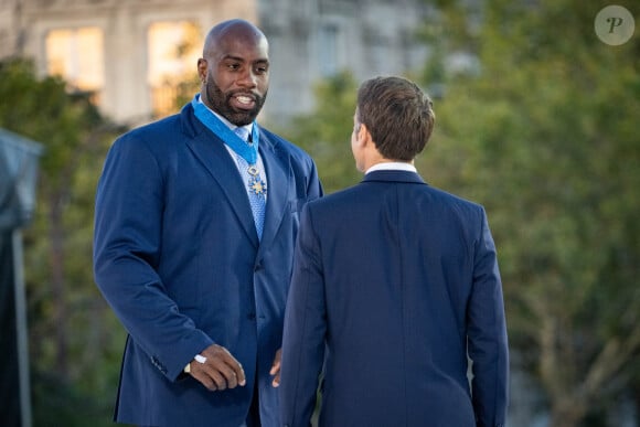 Teddy Riner, qui a été élevé au rang de commandeur de l ordre national du mérite ave Emmanuel Macron, président de la République, lors de la remise des décorations aux athlètes médailles aux Jeux Olympiques et Paralympiques de Paris2024. © Eric Tschaen/Pool/Bestimage