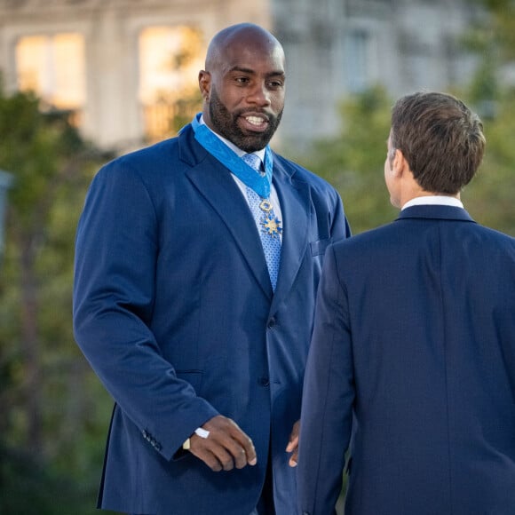 Teddy Riner, qui a été élevé au rang de commandeur de l ordre national du mérite ave Emmanuel Macron, président de la République, lors de la remise des décorations aux athlètes médailles aux Jeux Olympiques et Paralympiques de Paris2024. © Eric Tschaen/Pool/Bestimage