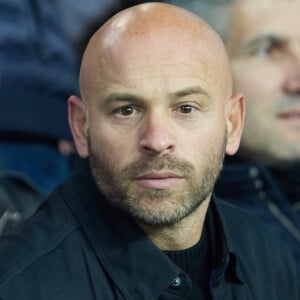 Franck Gastambide - People en tribunes lors du match de championnat de Ligue 1 Uber Eats opposant le Paris Saint-Germain (PSG) au RC Lens (3-1) au Parc des Princes à Paris le 15 avril 2023. © Cyril Moreau/Bestimage 