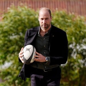 Il revient sur cette année 2024 
Le prince William, prince de Galles, participe à un entraînement de rugby avec des écoliers lors d'une visite à l'école secondaire Ocean View au Cap, en Afrique du Sud le 4 novembre 2024. © Alpha Press / Bestimage 