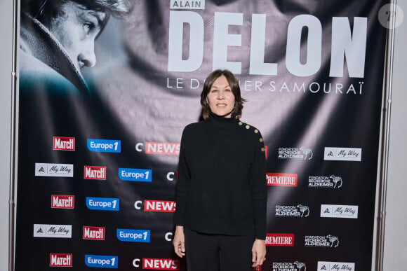 Exclusif - Mathilde Seigner au photocall de la soirée Ciné-concert symphonique "Alain Delon, le dernier Samouraï" au Palais des congrès à Paris le 8 novembre 2024 le jour de son anniversaire. © Jacovides / Moreau / Bestimage 