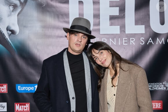 Exclusif - Alain-Fabien Delon et sa compagne Laura Bensadoun au photocall de la soirée Ciné-concert symphonique "Alain Delon, le dernier Samouraï" au Palais des congrès à Paris le 8 novembre 2024 le jour de son anniversaire. © Jacovides / Moreau / Bestimage 