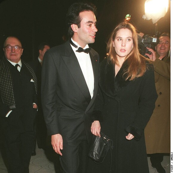 Même après la fin de son histoire d''amour avec Anthony Delon
Anthony Delon et Mathilde Seigner lors de la soirée des César en 1996.