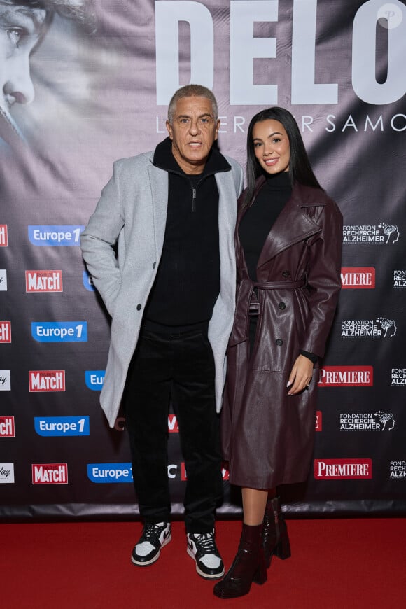 Exclusif - Samy Naceri et sa compagne Athéna au photocall de la soirée Ciné-concert symphonique "Alain Delon, le dernier Samouraï" au Palais des congrès à Paris le 8 novembre 2024 le jour de son anniversaire. © Jacovides / Moreau / Bestimage 