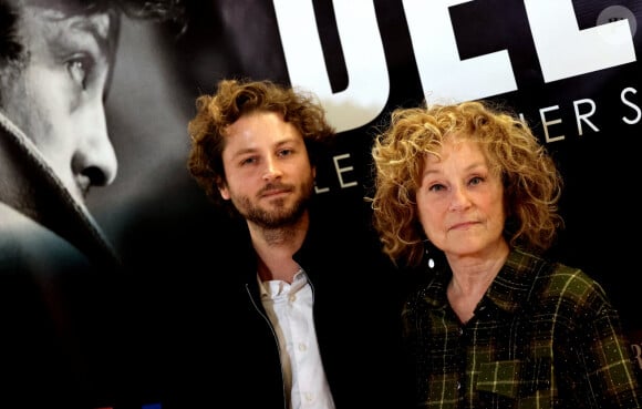 Exclusif - Florence Moncorgé-Gabin et son fils Jean-Paul au photocall de la soirée Ciné-concert symphonique "Alain Delon, le dernier Samouraï" au Palais des congrès à Paris le 8 novembre 2024 le jour de son anniversaire. © Jacovides / Moreau / Bestimage 