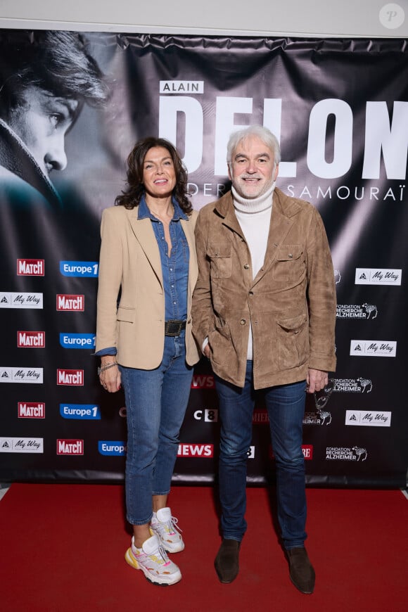 Exclusif - Pascal Praud et sa compagne Catherine Bancarel au photocall de la soirée Ciné-concert symphonique "Alain Delon, le dernier Samouraï" au Palais des congrès à Paris le 8 novembre 2024 le jour de son anniversaire. © Jacovides / Moreau / Bestimage 