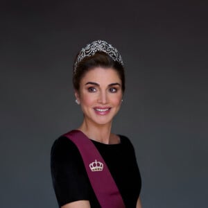 Portrait officiel de la reine Rania, réalisé à l'occasion du jubilé d'argent du roi Abdallah II, à Amman, Jordanie, pris en juin 2024. Photo par Balkis Press/ABACAPRESS.COM