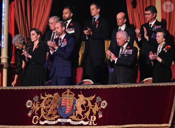 Catherine Kate Middleton, princesse de Galles, Le prince William, prince de Galles, Le roi Charles III d'Angleterre, la princesse Anne d'Angleterre - La famille royale du Royaume Uni assiste au Festival du souvenir (Festival of Remembrance) au Royal Albert Hall, Londres le 9 novembre 2024. © Chris Ratcliffe / Pool / Julien Burton via Bestimage 