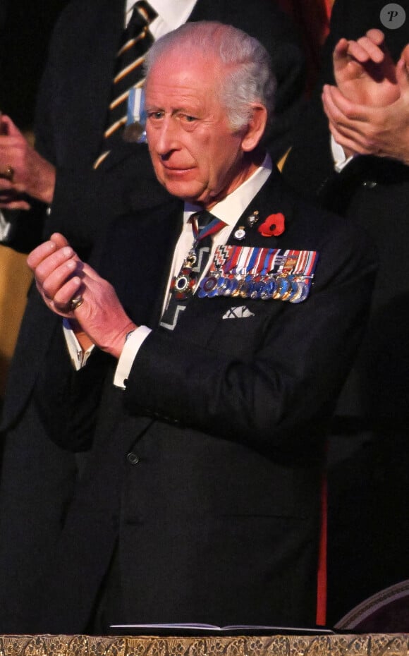 Le roi Charles III d'Angleterre - La famille royale du Royaume Uni assiste au Festival du souvenir (Festival of Remembrance) au Royal Albert Hall, Londres le 9 novembre 2024. © Chris Ratcliffe / Pool / Julien Burton via Bestimage 