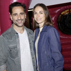 Florent Peyre et sa compagne Virginie Stref lors de l'avant-première du film "Notre tout petit mariage" à l'UGC Bercy à Paris le 25 avril 2023. © Cédric Perrin / Bestimage 