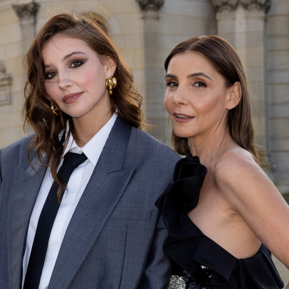 Clotilde Courau et sa fille Vittoria de Savoie - Photocall du défilé de mode automne-hiver Haute-Couture "Valentino" au château de Chantilly, lors de la fashion week de Paris. © Olivier Borde / Bestimage