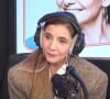 L'heure fut aux confidences pour Clotilde Courau.
Clotilde Courau dans l'émission : "1 heure avec..." sur RFM face à Bernard Montiel.