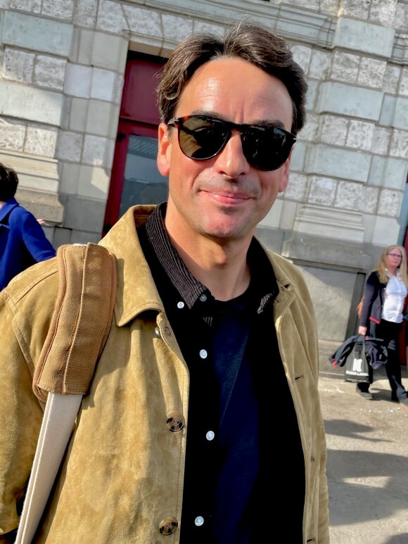 Julian Bugier à son arrivée à la gare pour la 42ème Foire du livre de Brive, à Brive-la-Gaillarde, FRance, le 8 novembre 2024. © Fabien Faure/Bestimage