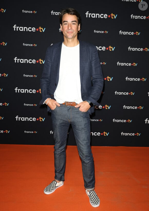 Julian Bugier au photocall pour la conférence de presse de rentrée de France TV à la Grande Halle de la Villette à Paris, France, le 11 juillet 2023. © Coadic Guirec/Bestimage