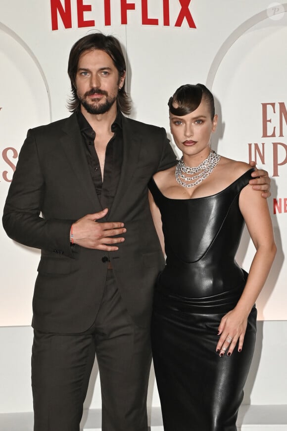 Lucas Bravo, Camille Razat (bijoux Messika) - Première de la quatrième saison de la série '"Emily In Paris" à Rome le 10 septembre 2024. 