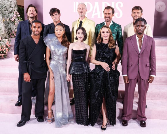 Selon lui, les scénaristes privilégient la popularité de la série au détriment de la prise de risque 
Lucas Bravo, Lucien Laviscount, Paul Forman, Ashley Park, Bruno Gouery, Lily Collins, William Abadie - Hollywood, CA - Première à Los Angeles de la saison 4 partie 1 de Netflix 'Emily In Paris' qui s'est tenue à l'Egyptian Theatre Hollywood.