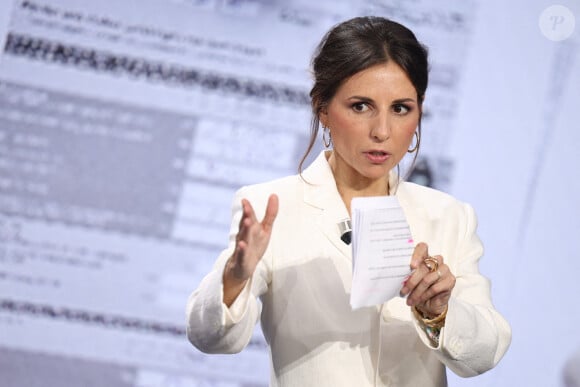 La journaliste Alice Darfeuille lors du débat du Forum organisé par la chaîne de télévision française BFMTV, à Paris, le 18 juin 2024. Photo de Raphael Lafargue/ABACAPRESS.COM