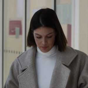 Un être adorable a réussi à lui redonner le sourire et de l'amour
Iris Mittenaere et sa mère, Laurence Druat - Procès de Bruno Pelat, ex-compagnon d'Iris Mittenaere, jugé en comparution immédiate pour violences conjugales devant le tribunal de Paris.© Christophe Clovis / Bestimage