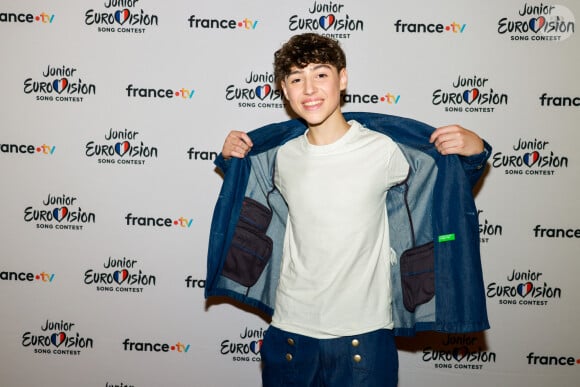 Exclusif - Conférence de presse de Titouan, jeune chanteur de 14 ans, Quimpérois, qui représentera la France avec son titre ''Comme ci, comme ça'' lors de la prochaine édition du concours de l'Eurovision Junior 2024 qui se déroulera à Madrid en Espagne, le 16 novembre prochain, en direct su France 2. Prise de vue à Quimper, France, le 16 octobre 2024. © Laetitia Notarianni/Bestimage