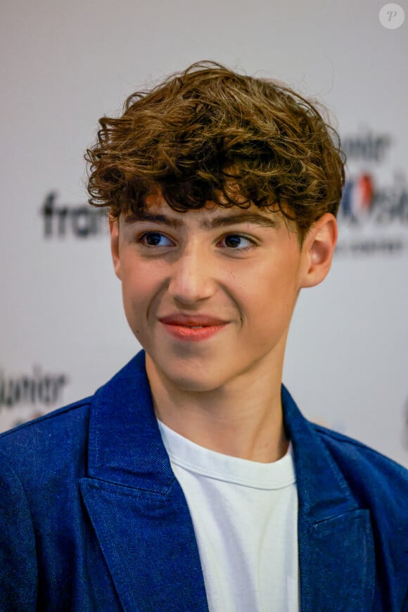 Exclusif - Conférence de presse de Titouan, jeune chanteur de 14 ans, Quimpérois, qui représentera la France avec son titre ''Comme ci, comme ça'' lors de la prochaine édition du concours de l’Eurovision Junior 2024 qui se déroulera à Madrid en Espagne, le 16 novembre prochain, en direct su France 2. Prise de vue à Quimper, France, le 16 octobre 2024. © Laetitia Notarianni/Bestimage