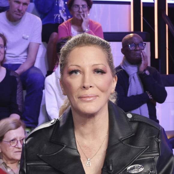 Depuis quelques semaines, avec la sortie de la série Culte qui retrace les coulisses de l'émission Loft Story, Loana est à nouveau invitée sur les plateaux de télévision
Exclusif - Loana sur le plateau de l’enregistrement de l’émission « Face à Hanouna » présentée par C.Hanouna et diffusée sur C8 le 16 novembre 2024, à Paris, France, le 14 novembre 2024. © Jack Tribeca/Bestimage 