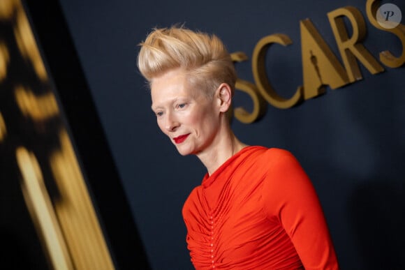 Tilda Swinton lors de la cérémonie des Governors Awards à Los Angeles © Elyse Jankowski/SPUS/ABACAPRESS.COM