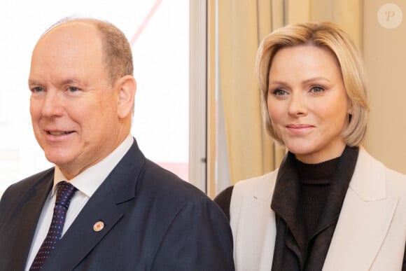 Depuis, Claude Palmero a été remplacé, une nouvelle page, plus apaisée, est en train de s'écrire.
Le prince Albert II de Monaco et la princesse Charlene offrent des cadeaux aux personnes âgées de la principauté au siège de la Croix Rouge à Monaco le 14 novembre 2024 dans le cadre des célébrations de la Fête Nationale monégasque. © Olivier Huitel / Pool Monaco / Bestimage 