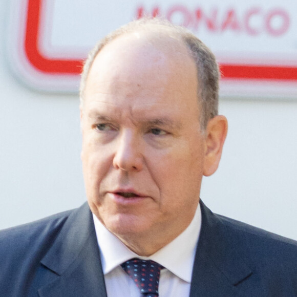Le prince Albert II s'est confié dans un long entretien à Monaco Matin
Le prince Albert II de Monaco et la princesse Charlene offrent des cadeaux aux personnes âgées de la principauté au siège de la Croix Rouge à Monaco dans le cadre des célébrations de la Fête Nationale monégasque. © Olivier Huitel / Pool Monaco / Bestimage 