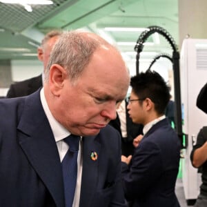 Le prince Albert II de Monaco a inauguré le salon EVER, au Grimaldi Forum, à Monaco, le 13 novembre 2024. Le salon EVER est dédié à la mobilité et aux énergies renouvelables. La 19e édition d'Ever Monaco a lieu du 13 au 14 novembre 2024. © Bruno Bebert/Bestimage 