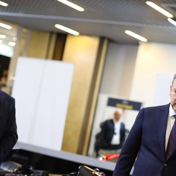 Le prince Albert II de Monaco et Salim Zeghdar (président délégué de Top Marques) - Inauguration de la 16ème édition du salon "Top Marques Monaco 2019", qui se tiendra du 30 mai au 3 juin 2019 au Grimaldi Forum, le 29 mai 2019 à Monaco. Le salon se déroule du 30 mai au 2 juin. Le salon regroupe un ensemble de marques luxueuses et ultra-exclusives dans différents domaines tels que l'automobile, les bateaux, les bijoux et l'horlogerie. De nombreuses marques automobiles de prestiges sont présentes à l'image des très exclusives Rolls-Royce, Bentley, Bugatti ou les plus accessibles constructeurs premium allemands comme Audi et Mercedes, ainsi que des préparateurs et autres fabricants d'engins exclusifs. Au total, le salon abrite plus de 70 voitures de trente constructeurs. A découvrir: des bolides en exclusivité mondiale, des séries limités, des innovations improbables comme une voiture roulant à l'eau salée, des bijoux d'exception, des véhicules d'antan. Au total, le salon abrite plus de 70 voitures de trente constructeurs. A découvrir: des bolides en exclusivité mondiale, des séries limités, des innovations improbables comme une voiture roulant à l'eau salée, des bijoux d'exception, des véhicules d'antan. © Olivier Huitel/PRM/Bestimage  16th edition of "Top Marques Monaco 2019" fair, which will be held from May 30 to June 3, 2019 at the Grimaldi Forum, in Monaco, on May 29, 2019.