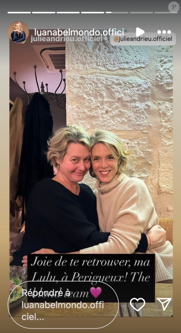 Là-bas comme en témoigne sa story Instagram, l'ex-marraine de Jade Hallyday a également retrouvé l'animatrice Julie Andrieu qui l'a énormément épaulée ces derniers mois !