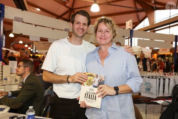 Alessandro et Luana Belmondo, à la Halle Georges Brassens de Brive-la-Gaillarde, le 8 novembre 2024. Foire du Livre de Brive 2024. © Jean-Marc Lhomer / Bestimage