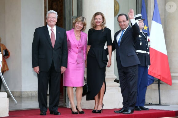 Joachim Gauck president federal d'Allemagne et sa femme Daniela Schadt, Francois Hollande et Valerie Trierweiler - Diner en l'honneur de Mr Joachim Gauck president federal d'Allemagne au palais de l'Elysee a Paris le 3 septembre 2013.  State dinner at the Elysee Palace on September 3, 2013 in Paris, France. The German President is in France for a 3 day state visit. 