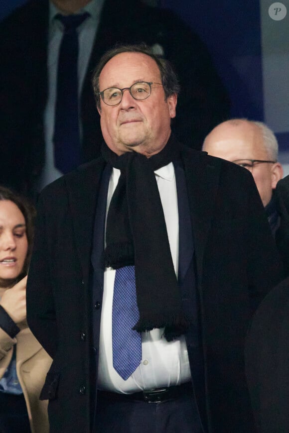 François Hollande - Célébrités assistent au match de Ligue des Nations entre la France et l' Israël (0-0) au Stade de France à Saint-Denis le 14 novembre 2024. © Cyril Moreau/Bestimage  Celebrities attend the Nations League match between France and Israel (0-0) at Stade de France in Saint-Denis on November 14, 2024. 