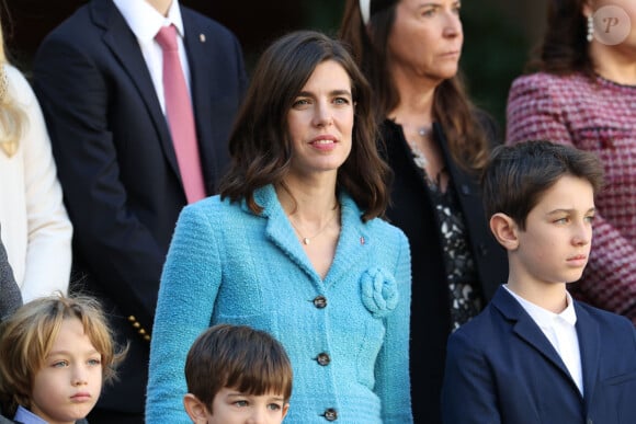 Balthazar Rassam, Charlotte Casiraghi, Raphaël Elmaleh dans la cour du palais princier le jour de la fête nationale de Monaco le 19 novembre 2024. © Jean-Charles Vinaj / Pool Monaco / Bestimage 