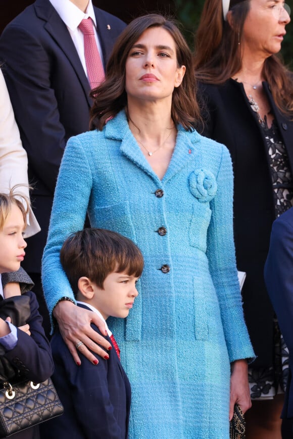 Charlotte Casiraghi, Balthazar Rassam dans la cour du palais princier le jour de la fête nationale de Monaco le 19 novembre 2024. © Jean-Charles Vinaj / Pool Monaco / Bestimage 