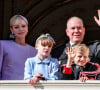 Dans quelques années, il deviendra le prince héritier de Monaco, succédant à son père Albert II
Le prince Albert II et la princesse Charlene de Monaco, et leurs enfants le prince Jacques et la princesse Gabriella - La famille princière de Monaco au balcon du palais, à l'occasion de la Fête Nationale de Monaco, le 19 novembre 2024. © Jacovides-Bebert/Bestimage 