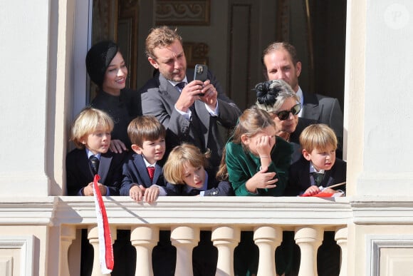 Beatrice Borromeo, Stefano Ercole Carlo Casiraghi, la princesse Caroline de Hanovre, Balthazar Casiraghi-Rassam, India Casiraghi, Francesco Carlo Albert Casiraghi, Pierre Casiraghi et Maximilian Casiraghi et Andrea Casiraghi - La famille princière de Monaco au balcon du palais, à l'occasion de la Fête Nationale de Monaco, le 19 novembre 2024. © Jacovides-Bebert/Bestimage 