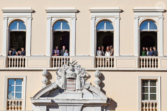 La famille princière de Monaco au balcon du palais, à l'occasion de la Fête Nationale de Monaco, le 19 novembre 2024. © Jacovides-Bebert/Bestimage 