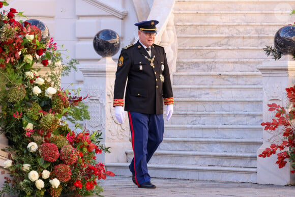 Le prince Albert II de Monaco dans la cour du palais princier le jour de la fête nationale de Monaco le 19 novembre 2024. © Jean-Charles Vinaj / Pool Monaco / Bestimage 