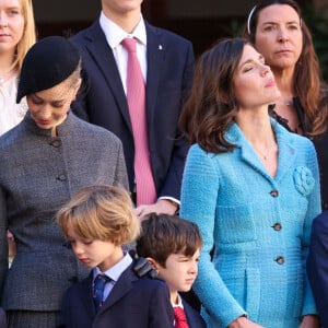 la princesse Alexandra de Hanovre, Pierre Casiraghi, Beatrice Borromeo, Stefano et Francesco, charlotte Casiraghi dans la cour du palais princier le jour de la fête nationale de Monaco le 19 novembre 2024. © Jean-Charles Vinaj / Pool Monaco / Bestimage 