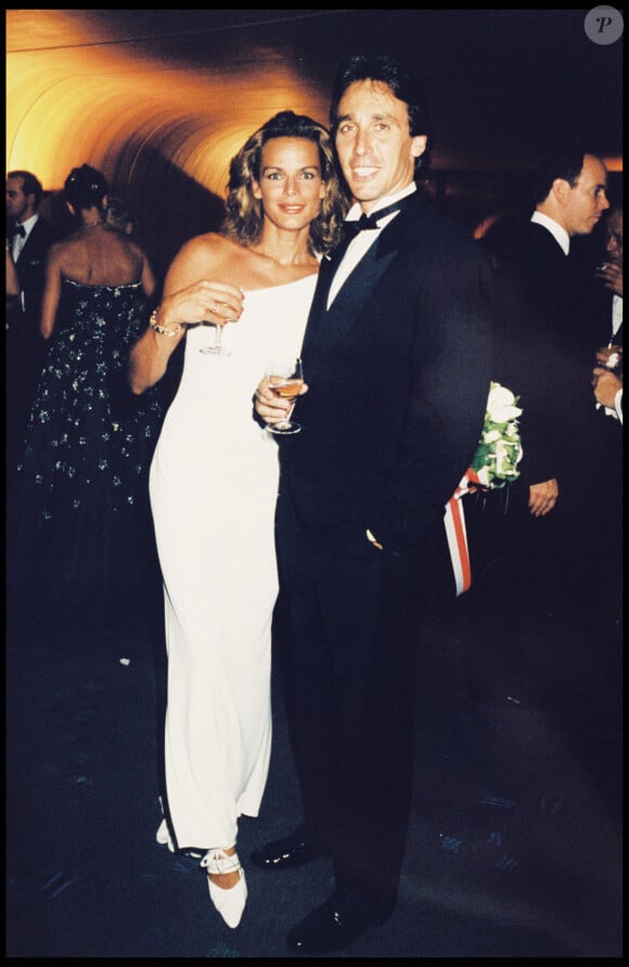 


la princesse Stéphanie de Monaco et son mari Daniel Ducruet lors du bal de la Croix-Rouge en 1996 au Sporting Club de Monte Carlo


