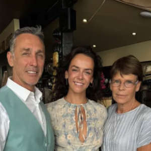 Pauline Ducruet, et ses parents, Daniel et Stéphanie au baptême de Victoire, la fille de Louis en septembre 2024.©Instagram