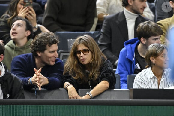 Maiwenn- actrice productrice - France - Célébrités en tribunes au tournoi de tennis ATP Masters 1000 de Paris (Paris Rolex Master ) à l'Accor Arena - Palais Omnisports de Paris-Bercy - à Paris, France, le 1er novembre 2024. © Chryslene Caillaud/Panoramic/Bestimage