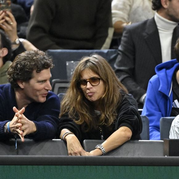 Maiwenn- actrice productrice - France - Célébrités en tribunes au tournoi de tennis ATP Masters 1000 de Paris (Paris Rolex Master ) à l'Accor Arena - Palais Omnisports de Paris-Bercy - à Paris, France, le 1er novembre 2024. © Chryslene Caillaud/Panoramic/Bestimage