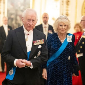 Le roi Charles III et la reine Camilla ont dernièrement fait la Une de la presse britannique !
Le roi Charles III et la reine Camilla lors de la réception du corps diplomatique au palais de Buckingham à Londres.