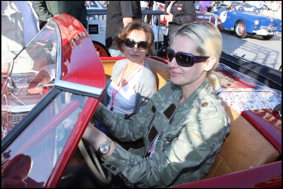 Luana Belmondo au départ du rallye des princesses.